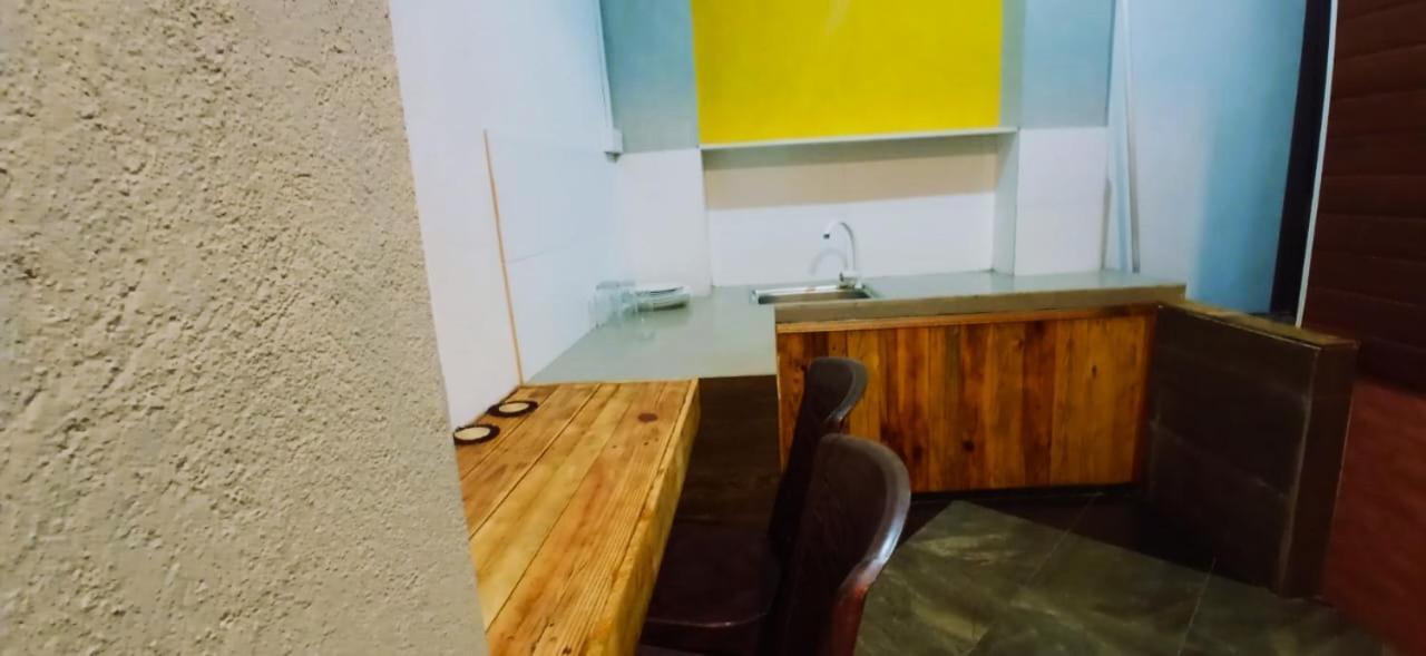 Yak City Apartments كاندي المظهر الخارجي الصورة