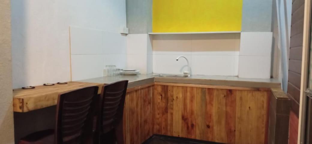 Yak City Apartments كاندي المظهر الخارجي الصورة