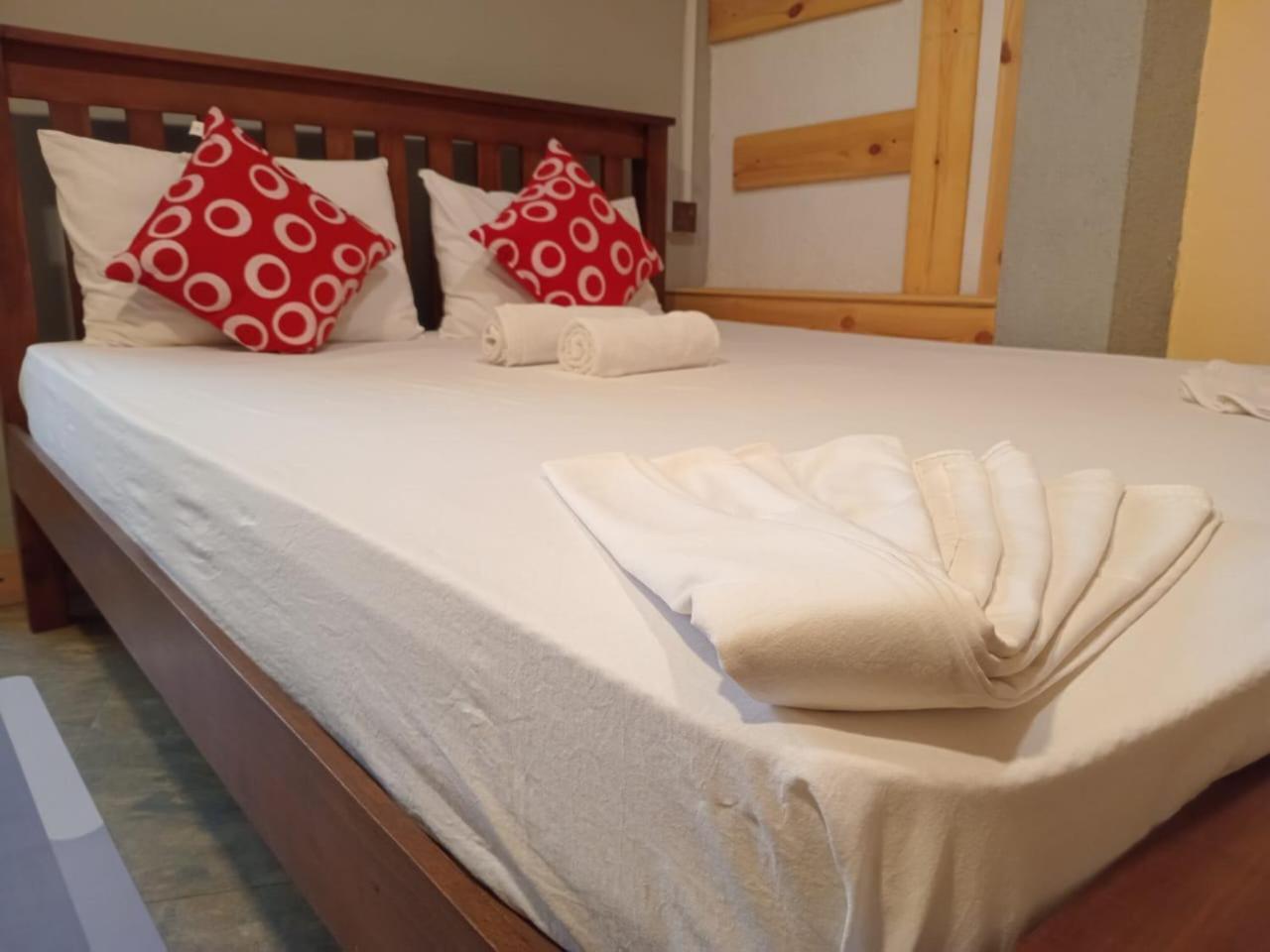 Yak City Apartments كاندي المظهر الخارجي الصورة